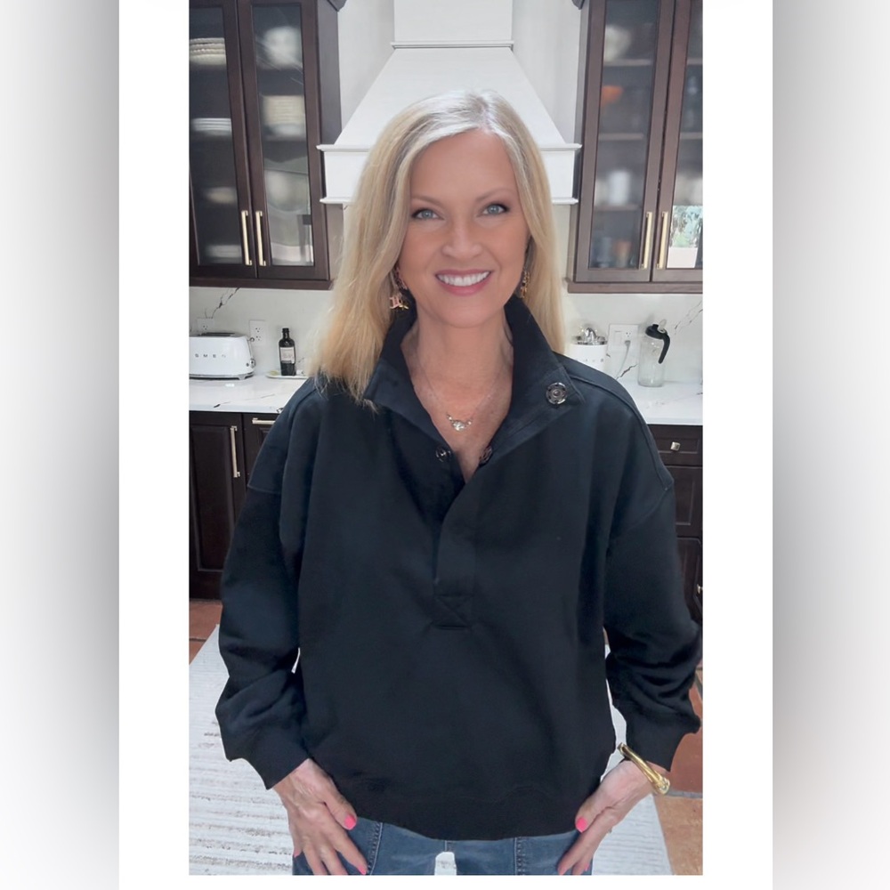 NWT Black Women's SWEATSHIRT-S